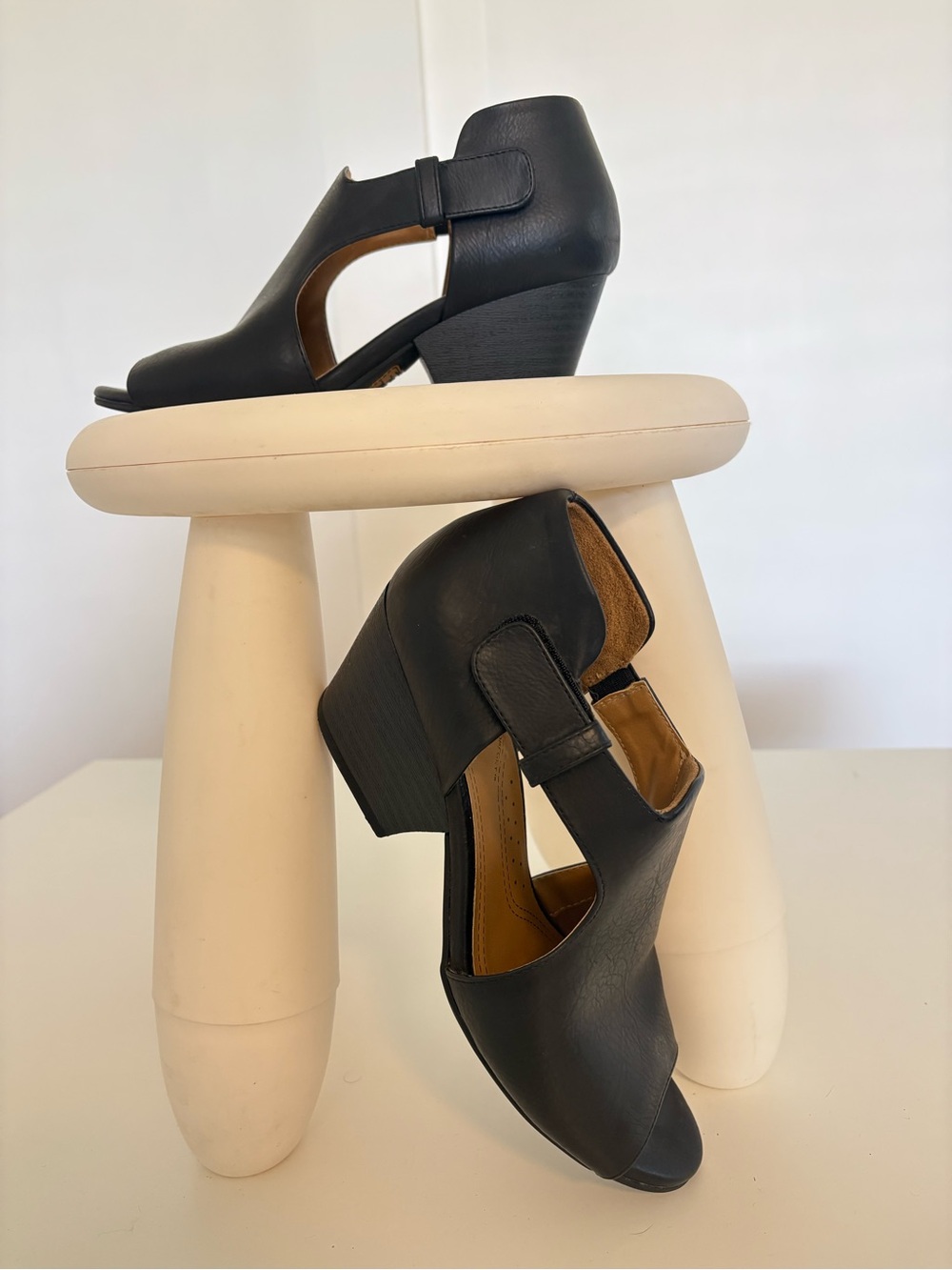 Natural Soul Black Cutout Peep Toe Block Heel Sandals